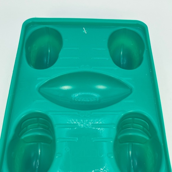 Jell-O Jiggler Football Molds 4 Helmets And 1 Football 2 Pack Lot - Picture 6 of 6